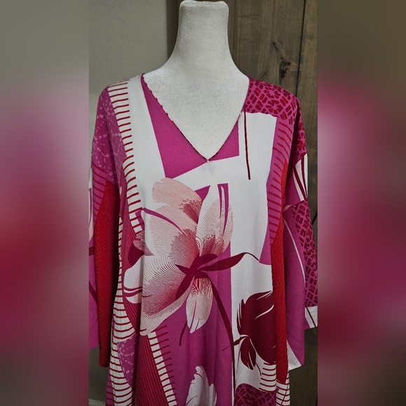 NATORI Kabuki Floral-Print Pullover Caftan. Red/pink/white. Size Med - Picture 10 of 16